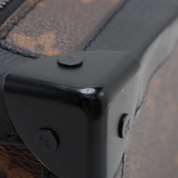 π―Louis Vuitton Monogram Solar Soft Trunk - Picture 4 of 12